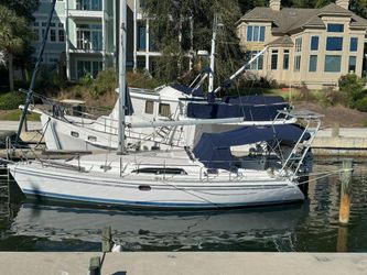 35' Catalina 2011 Yacht For Sale